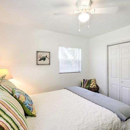 New Smyrna Beach Abode With Fire Pit, Walk To Beach! 外观 照片