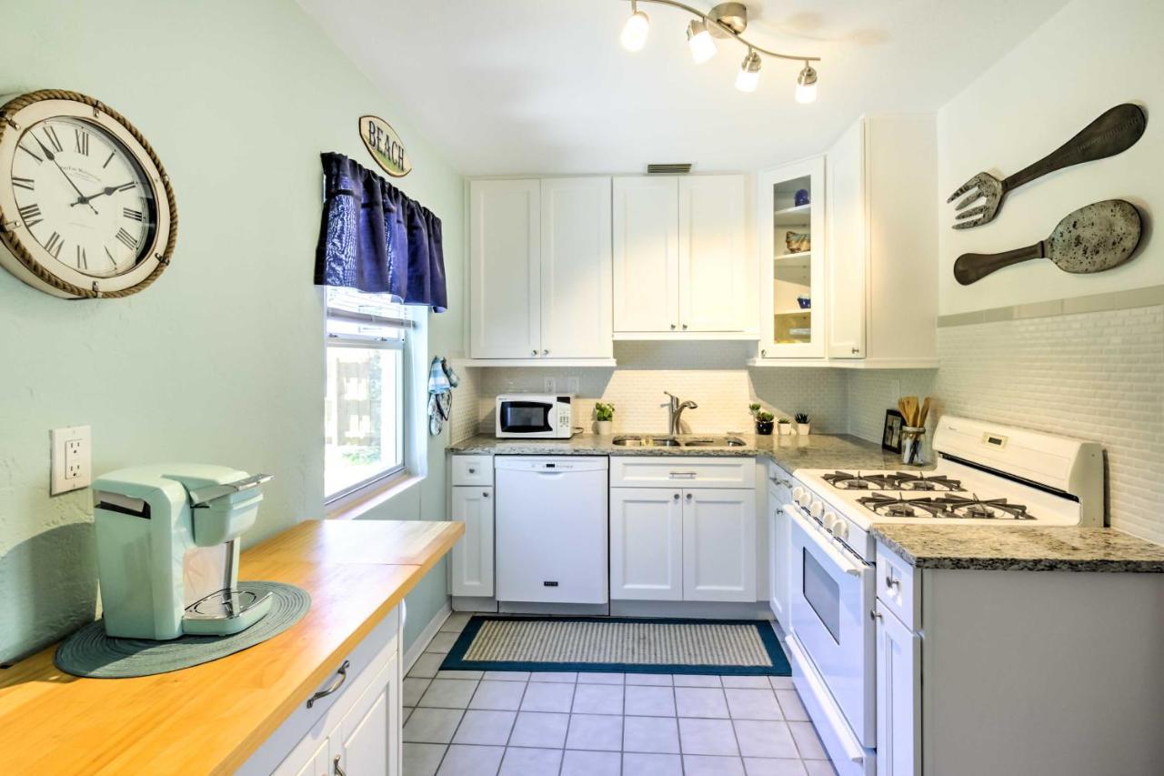 New Smyrna Beach Abode With Fire Pit, Walk To Beach! 外观 照片